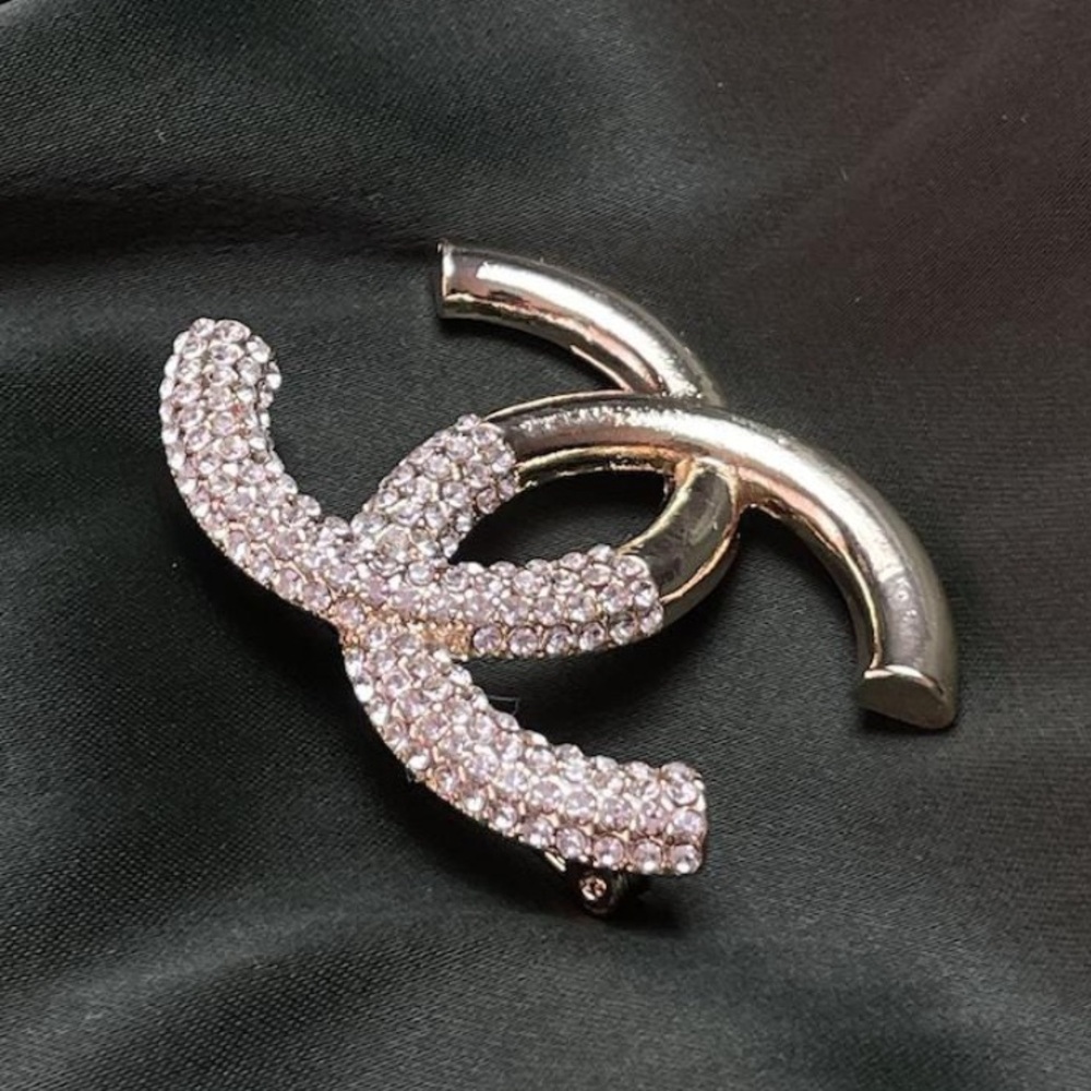 Auth CHANEL Rhinestone Pin Brooch - Picture 6 of 9